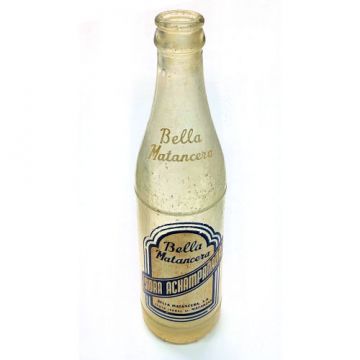 Bottle Bella Matancera S.A. Sidra Achampanada, Matanzas,  stains