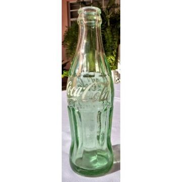 Bottle Coca Cola 6 oz. Letras pintadas. Marca registrada, Cuba